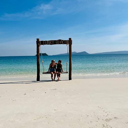 Funky Beach Hostel สีหนุวิลล์ ภายนอก รูปภาพ