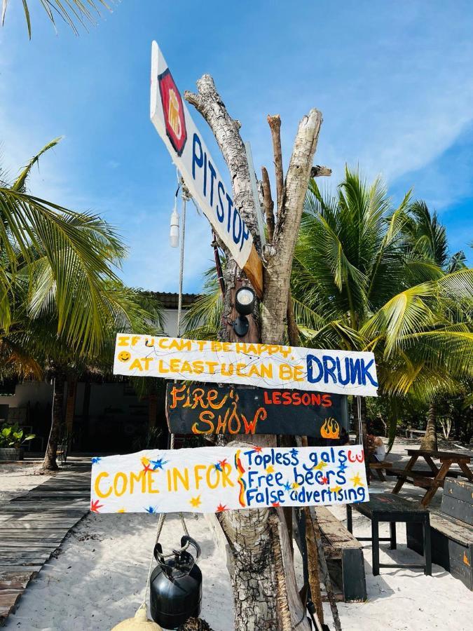 Funky Beach Hostel สีหนุวิลล์ ภายนอก รูปภาพ