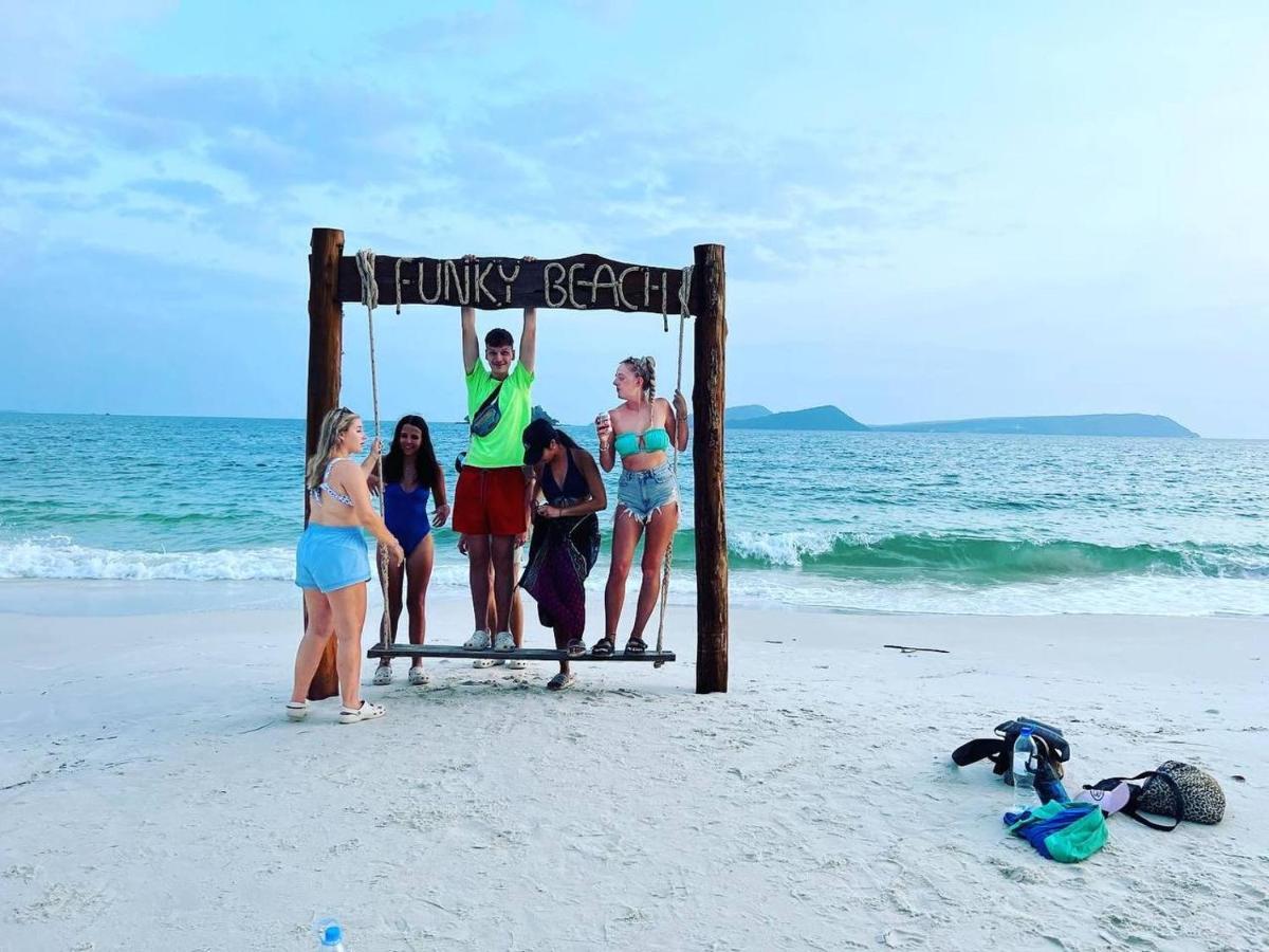 Funky Beach Hostel สีหนุวิลล์ ภายนอก รูปภาพ