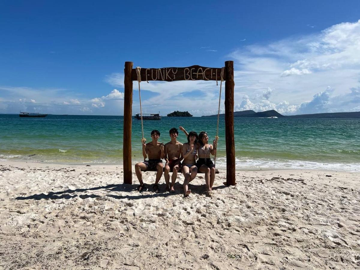 Funky Beach Hostel สีหนุวิลล์ ภายนอก รูปภาพ